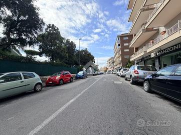 NEGOZIO A NAPOLI