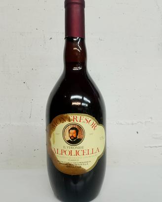 bottiglia di vino Montresor Valpolicella 