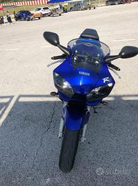 R6 2000