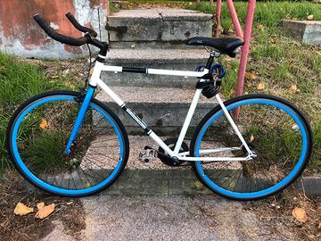 Bici a scatto fisso