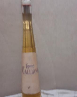 bottiglia galliano liquore 