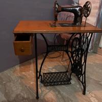 Macchina da cucire Singer vintage