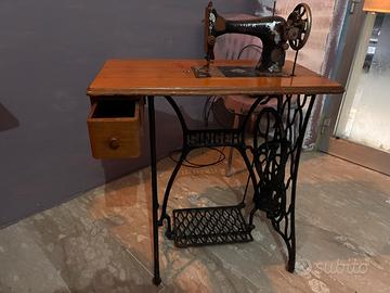 Macchina da cucire Singer vintage