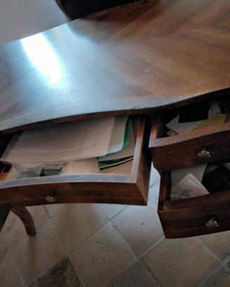 scrivania con poltrona