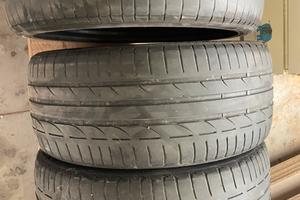 Gomme 235/40/r19