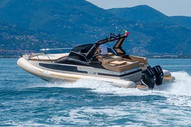 Solemar 33 SE con 2 x 300 HP Mercury