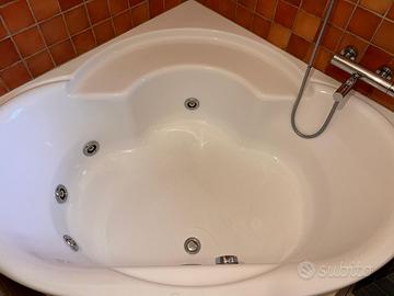 Vasca idromassaggio angolare - Vitaviva