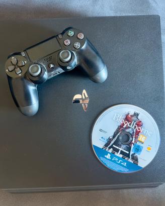 PS4 PRO 1TB come nuova con SCATOLA e bloodborne