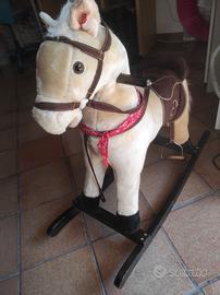 Cavallo a dondolo