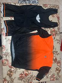 Completo uomo bici