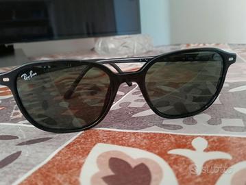 Occhiali RayBan Originali di Colore Nero