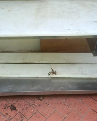 tavolo in acciaio con ruote 