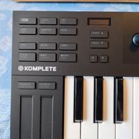 Native Instruments Komplete Kontrol M32