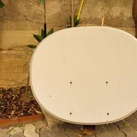 Parabola satellitare ellittica per 2  illuminatori