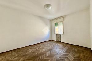 3 LOCALI A MODENA