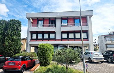San Miniato Basso: Ufficio con 2 posti auto