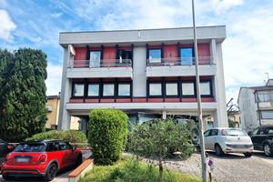 San Miniato Basso: Ufficio con 2 posti auto