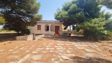 Triscina villa 6,5 vani + giardino a pochi passi d