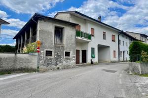 ABITAZIONE CON GARAGE - spaziosa e strategica ...