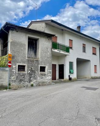 ABITAZIONE CON GARAGE - spaziosa e strategica ...