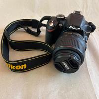 Nikon D3200 + obiettivo DX Nikkor 18-55