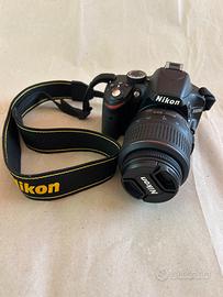 Nikon D3200 + obiettivo DX Nikkor 18-55