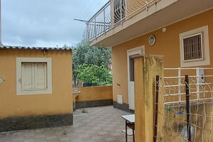 Casa indipendente con giardino