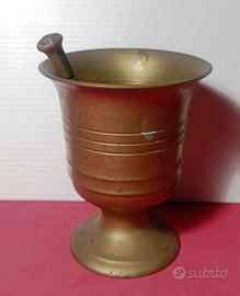 Mortaio antico in ottone, con pestello.