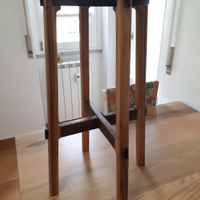 Sgabello in legno