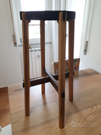 Sgabello in legno