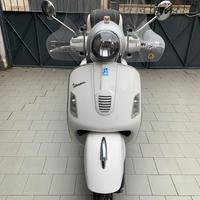 Vespa GTS 300