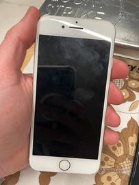 Iphone 7 uno bianco e uno nero