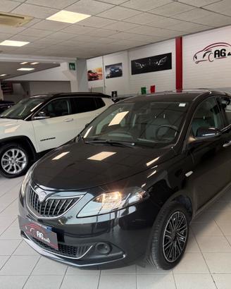 Lancia Ypsilon 1.0 FireFly 5 porte S&S Hybrid Silv