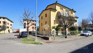 3 LOCALI A REGGIO NELL'EMILIA