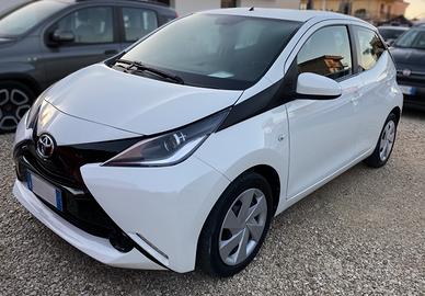 Toyota Aygo 1.0 VVT-i 72 CV 5 porte x-cite MMT