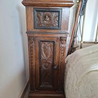 Antico comodino in noce con piano in marmo, 800'