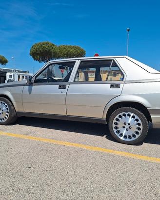 Alfa 75 Milano 2.5 v6 quadrifoglio oro