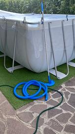 scopa aspira fango per piscina