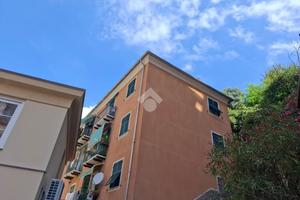 2 LOCALI A GENOVA