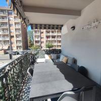 divano da esterno  con tavolino basso