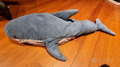 peluche squalo