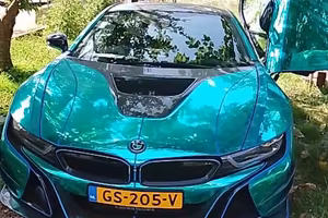 BMW i8