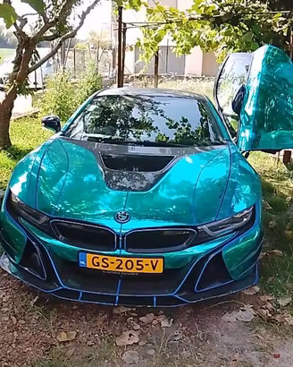BMW i8