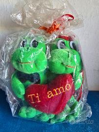 Coppia di peluche rane  Ti amo
