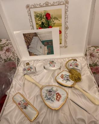 Servizio toilette vintage in porcellana con oro