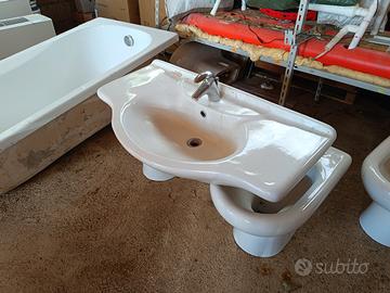 Sanitari bagno e lavandino 