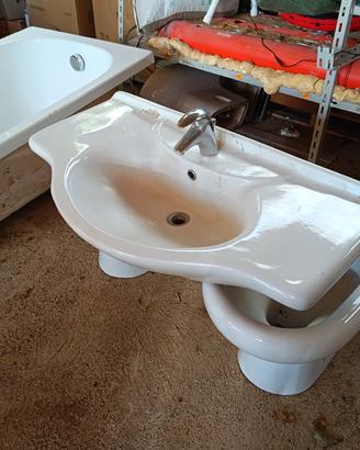 Sanitari bagno e lavandino 
