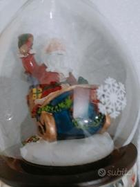 Palla di vetro a goccia con Babbo Natale