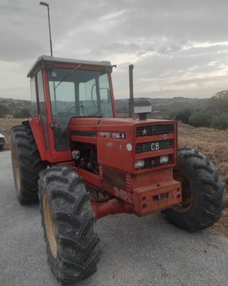 Trattore agricolo 