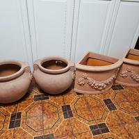 2 vasi a forma di anfore in resina nuovi mai usati